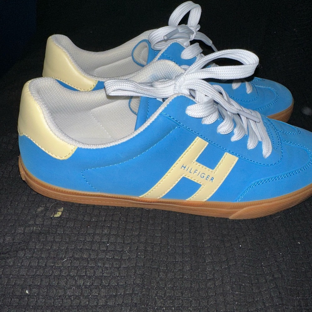 Tommy Hilfiger Blue and Cream Casual Sneakers size 10 women’s